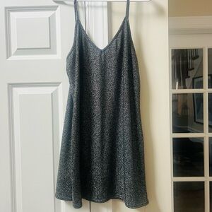 NWT gorgeous metallic size 10 In The Style Black and Silver Dress.